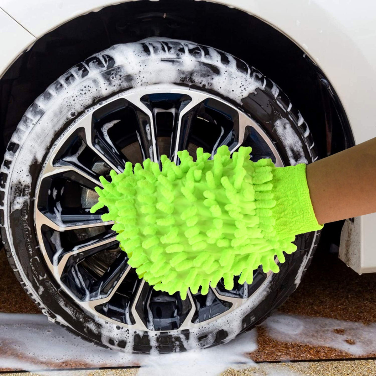 Secure grip elastic cuff on microfiber car wash glove mitt