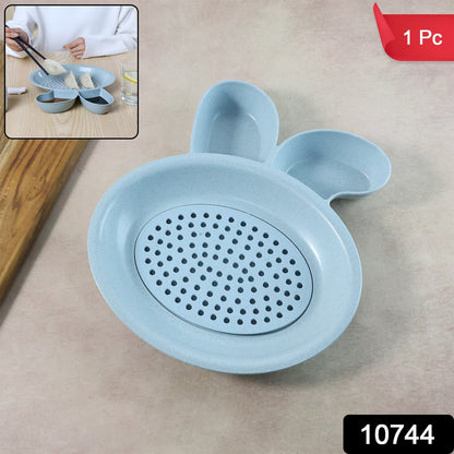 Serving plate featuring dual side compartments for sauces and dips