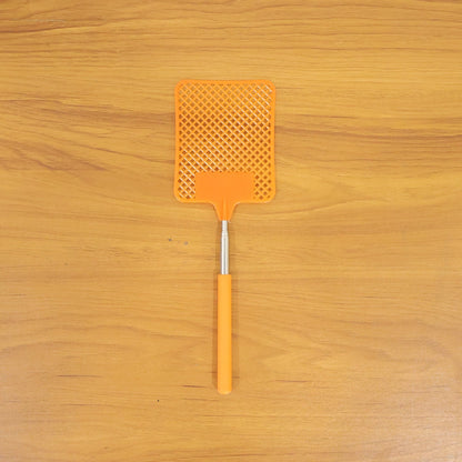 Extendable insect swatter for high spots and corners